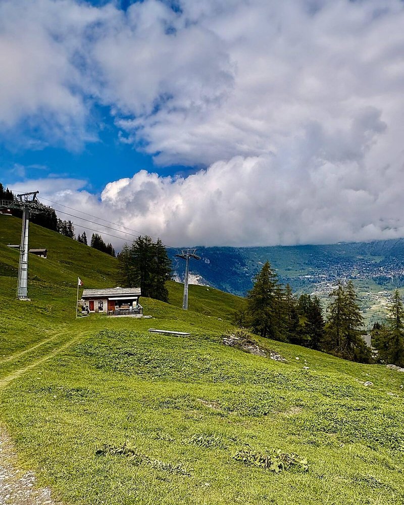Le chalet — extérieur — vue 5